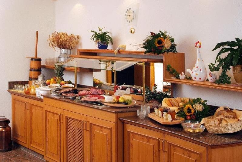 Hotel-Restaurant Sennhuette Im Herzen Des Suedschwarzwalds Kleines Wiesental ภายนอก รูปภาพ