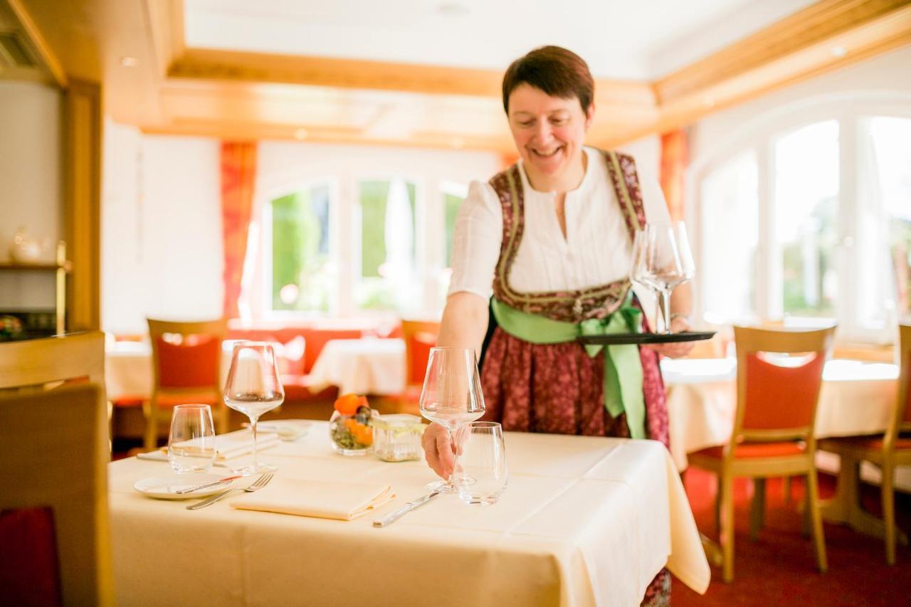 Hotel-Restaurant Sennhuette Im Herzen Des Suedschwarzwalds Kleines Wiesental ภายนอก รูปภาพ