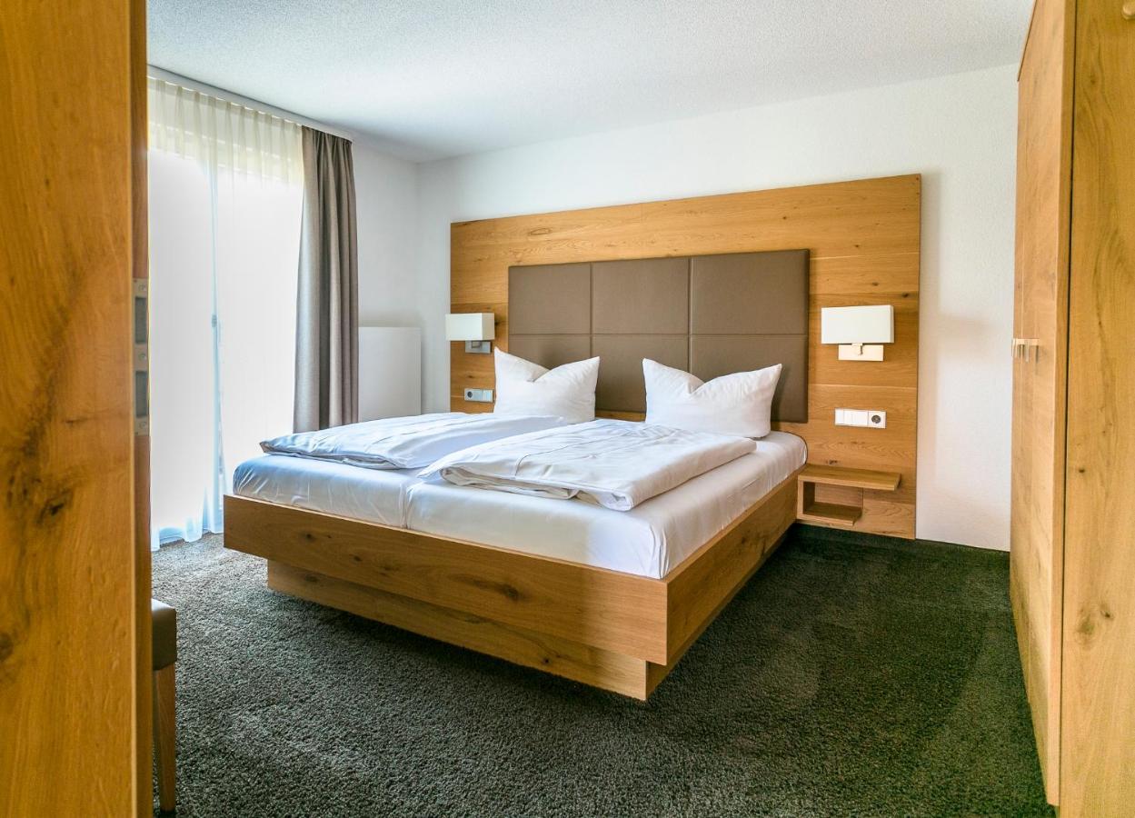 Hotel-Restaurant Sennhuette Im Herzen Des Suedschwarzwalds Kleines Wiesental ภายนอก รูปภาพ