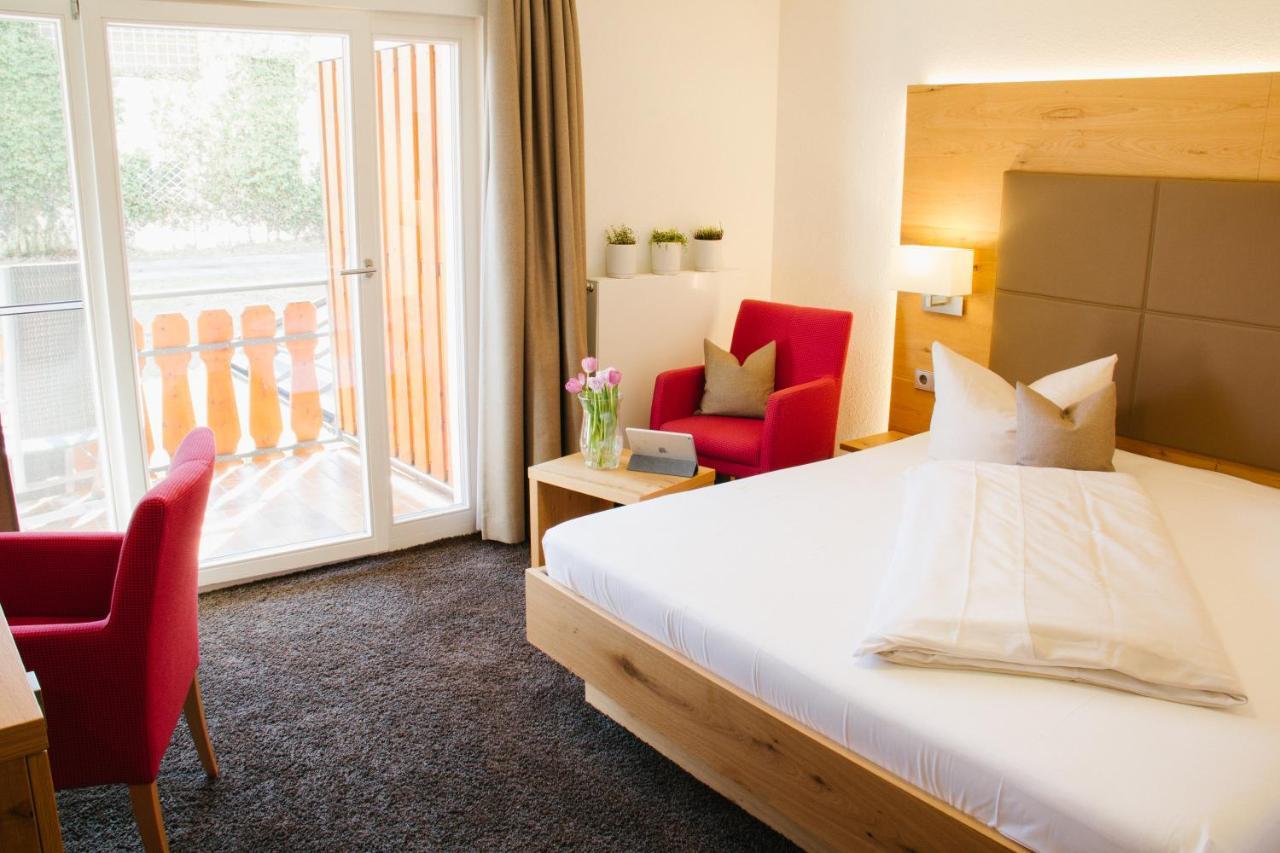Hotel-Restaurant Sennhuette Im Herzen Des Suedschwarzwalds Kleines Wiesental ภายนอก รูปภาพ